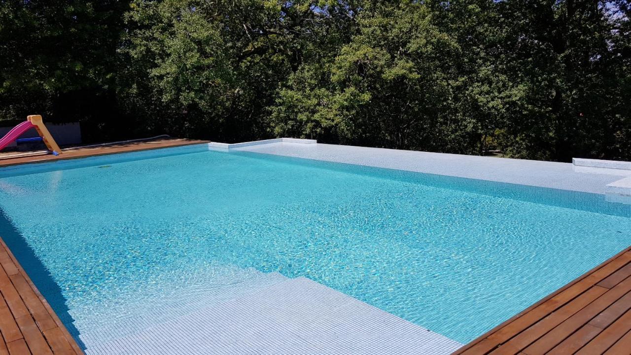 Bed and Breakfast Quinta Dos Jasmins Pacos de Ferreira Esterno foto