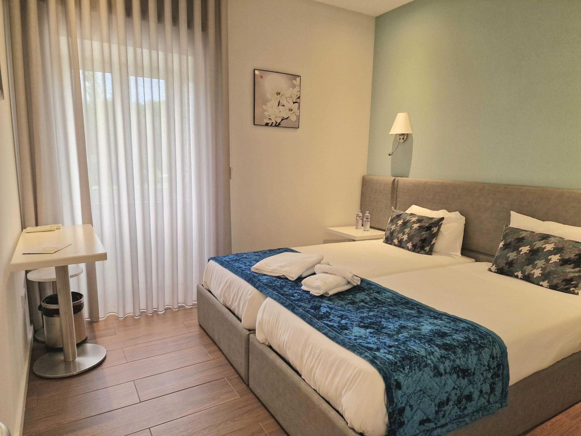 Bed and Breakfast Quinta Dos Jasmins Pacos de Ferreira Esterno foto